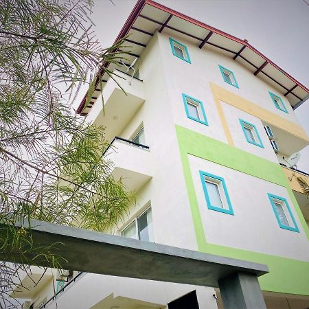 Srimadis Villa Near Airport - Negombo Exterior photo