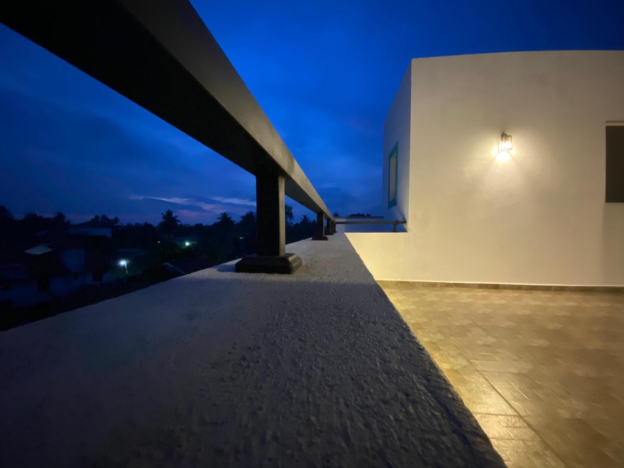 Srimadis Villa Near Airport - Negombo Exterior photo